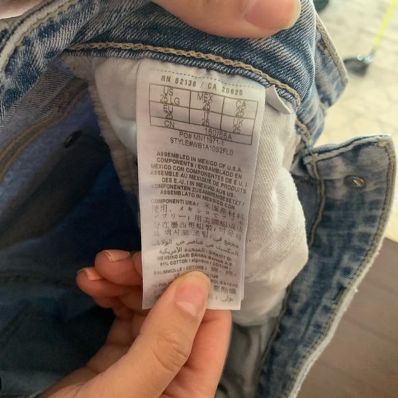 Guess Mid Rise Skinny Jeans - Picture 5 of 6